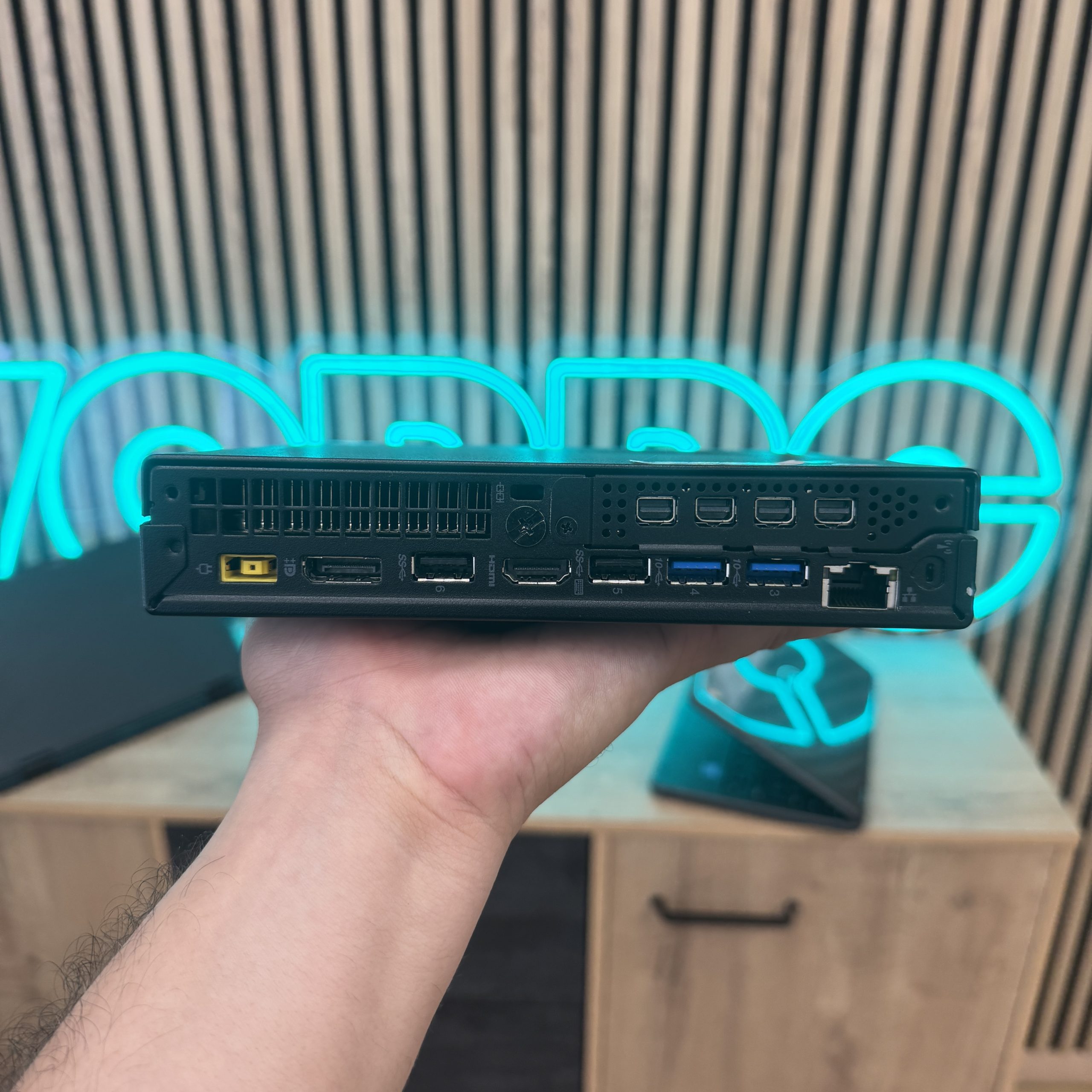 Mini PC Lenovo M920X / i7-8700T Radeon RX 560 4GB / 16GB DDR4 512GB SSD Windows 11 - Imagen 7