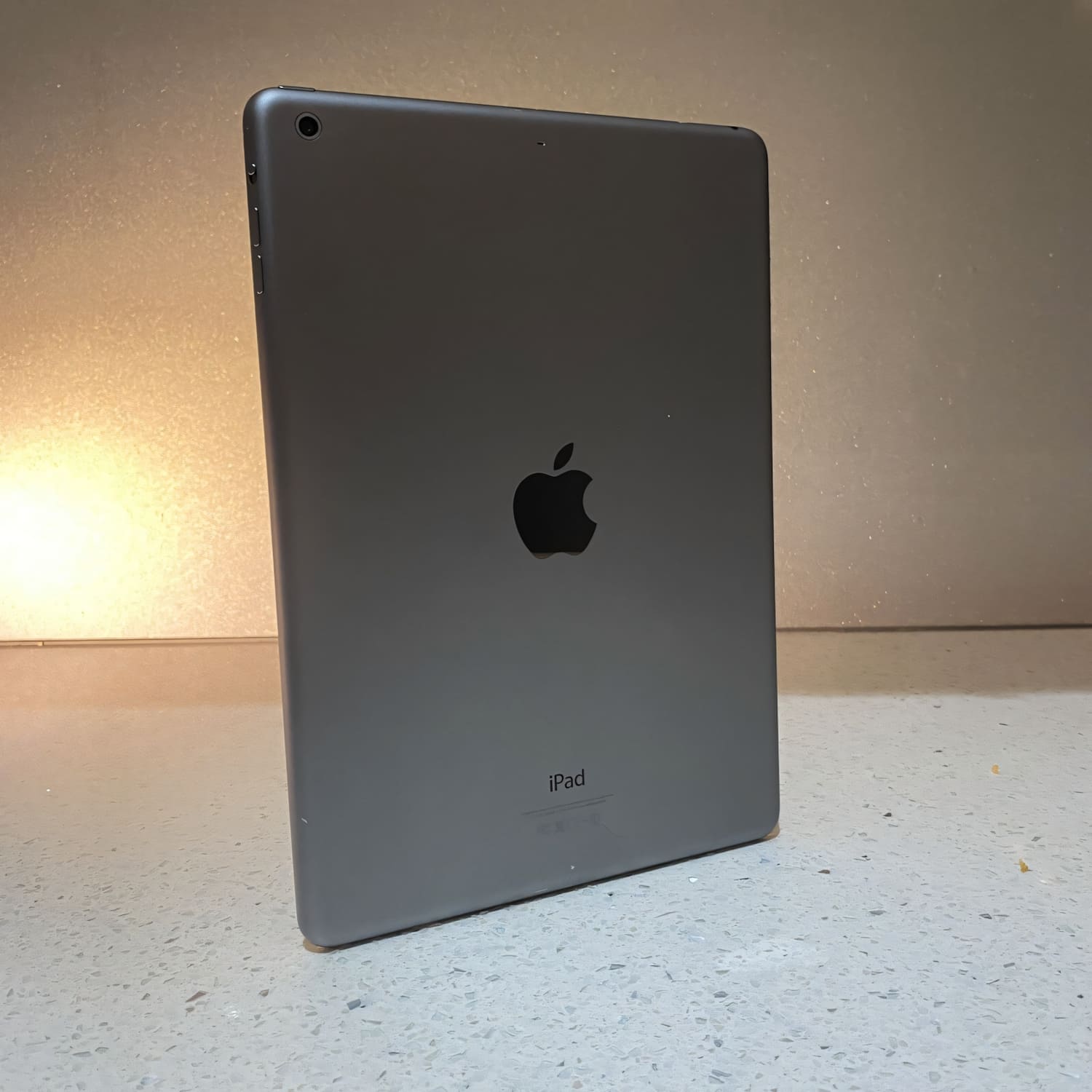 Apple iPad Air A1474 9.7" A7 16GB Gris OUTLET - Imagen 2